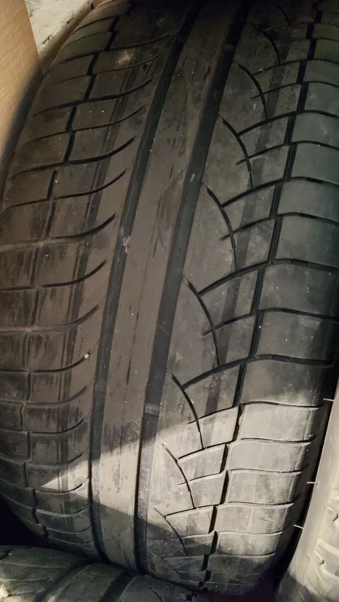 Продам 275/40 R20