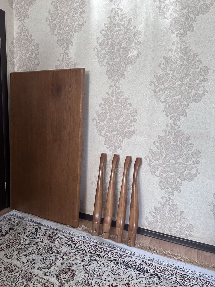 Продам стол деревянный