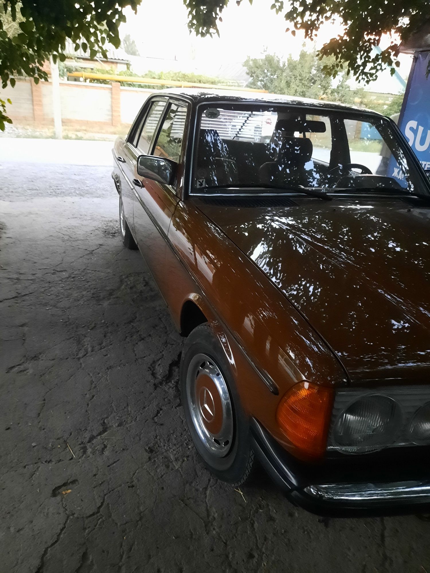 Мерседес Бенц 123