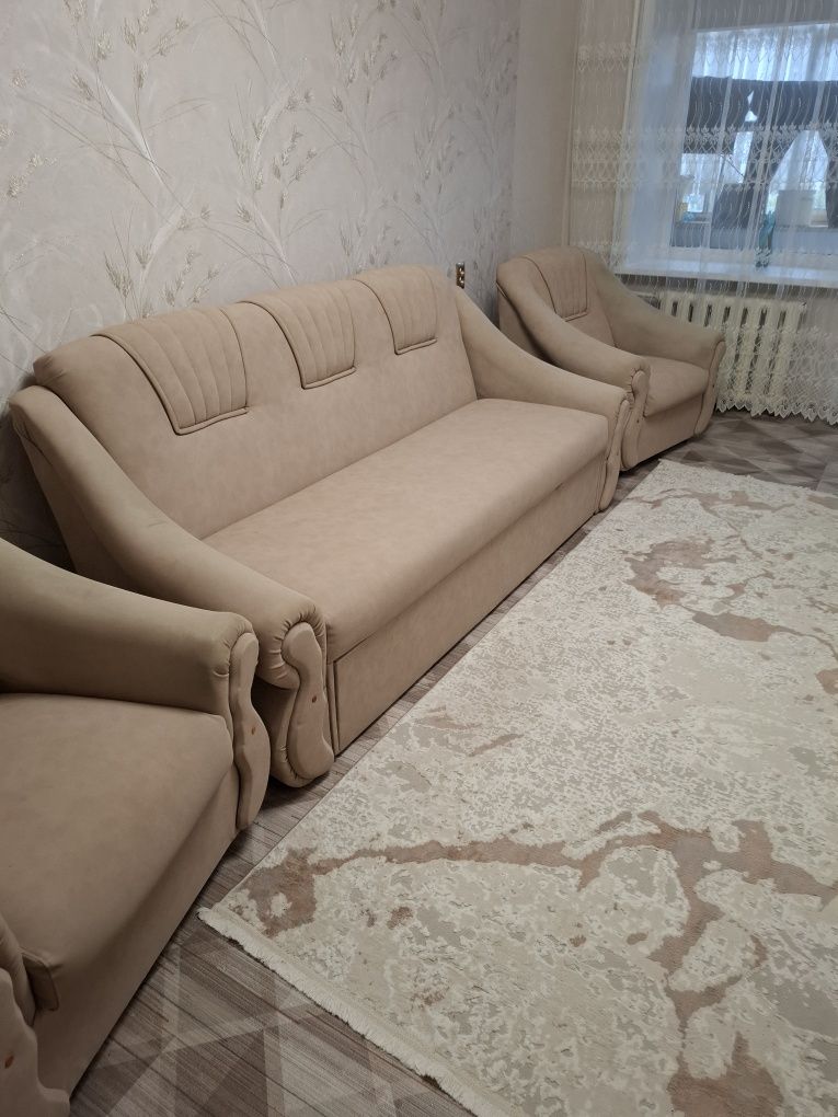 Раскладной диван с креслами