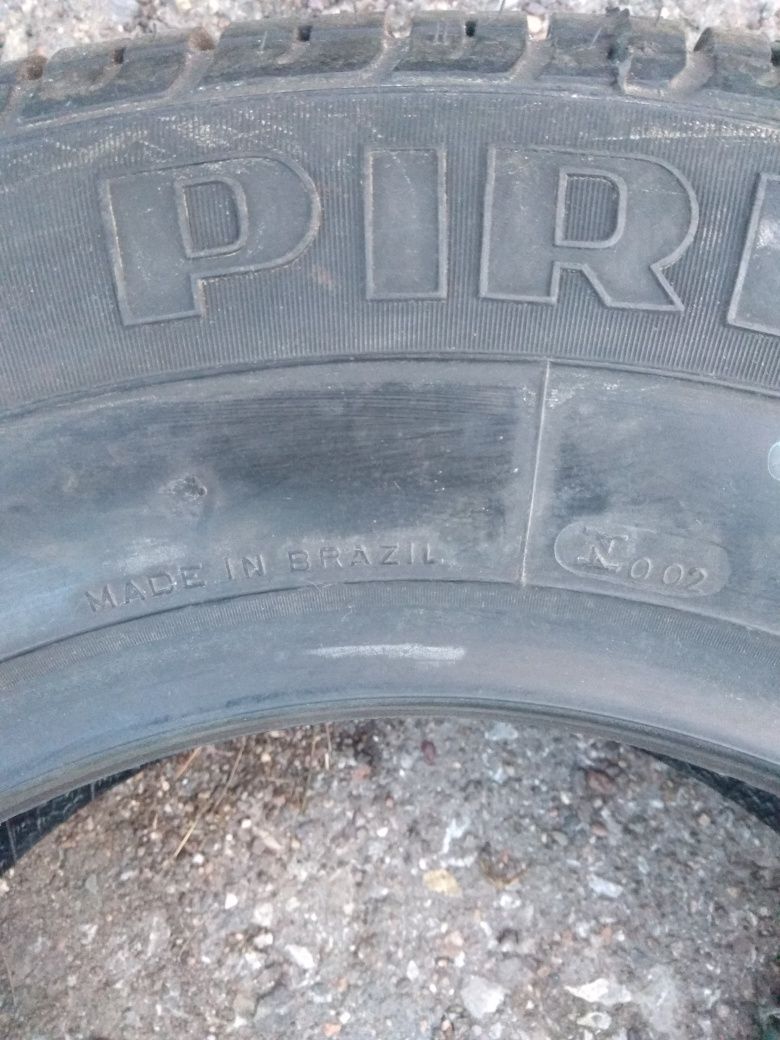 Продам две бескамерные автошины PIRELLE, новые, 205/70R14