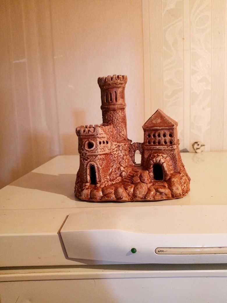 Продам замок. В аквариум.