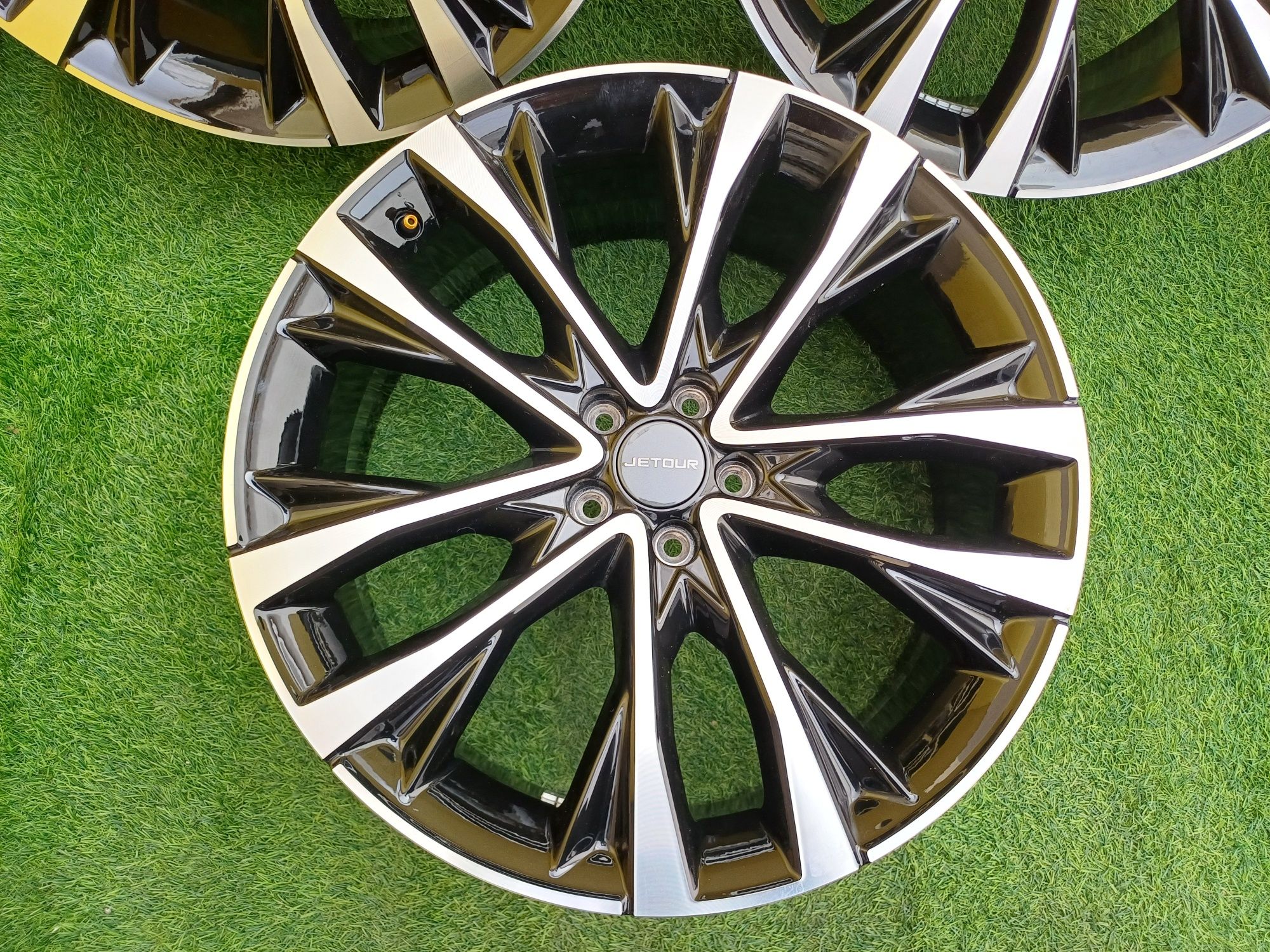 Диски R20 5x108 на Jetour и другие.
