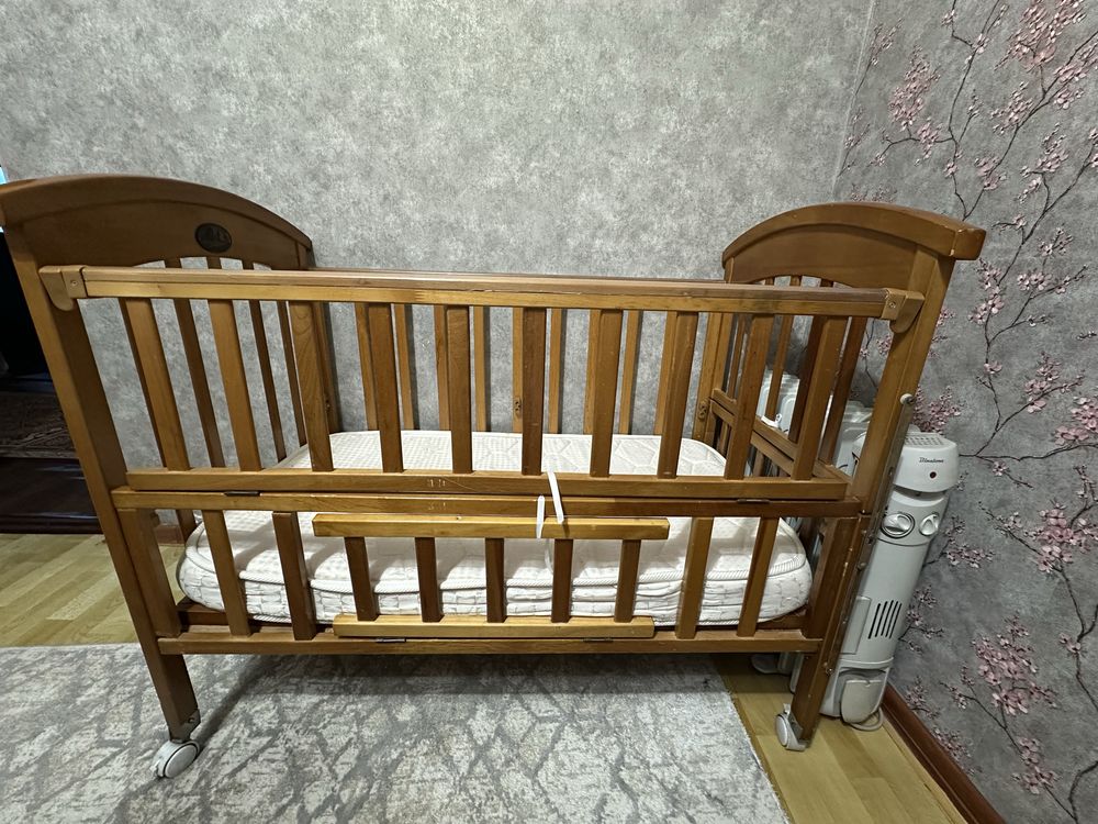 Детский манеж с матрасом
