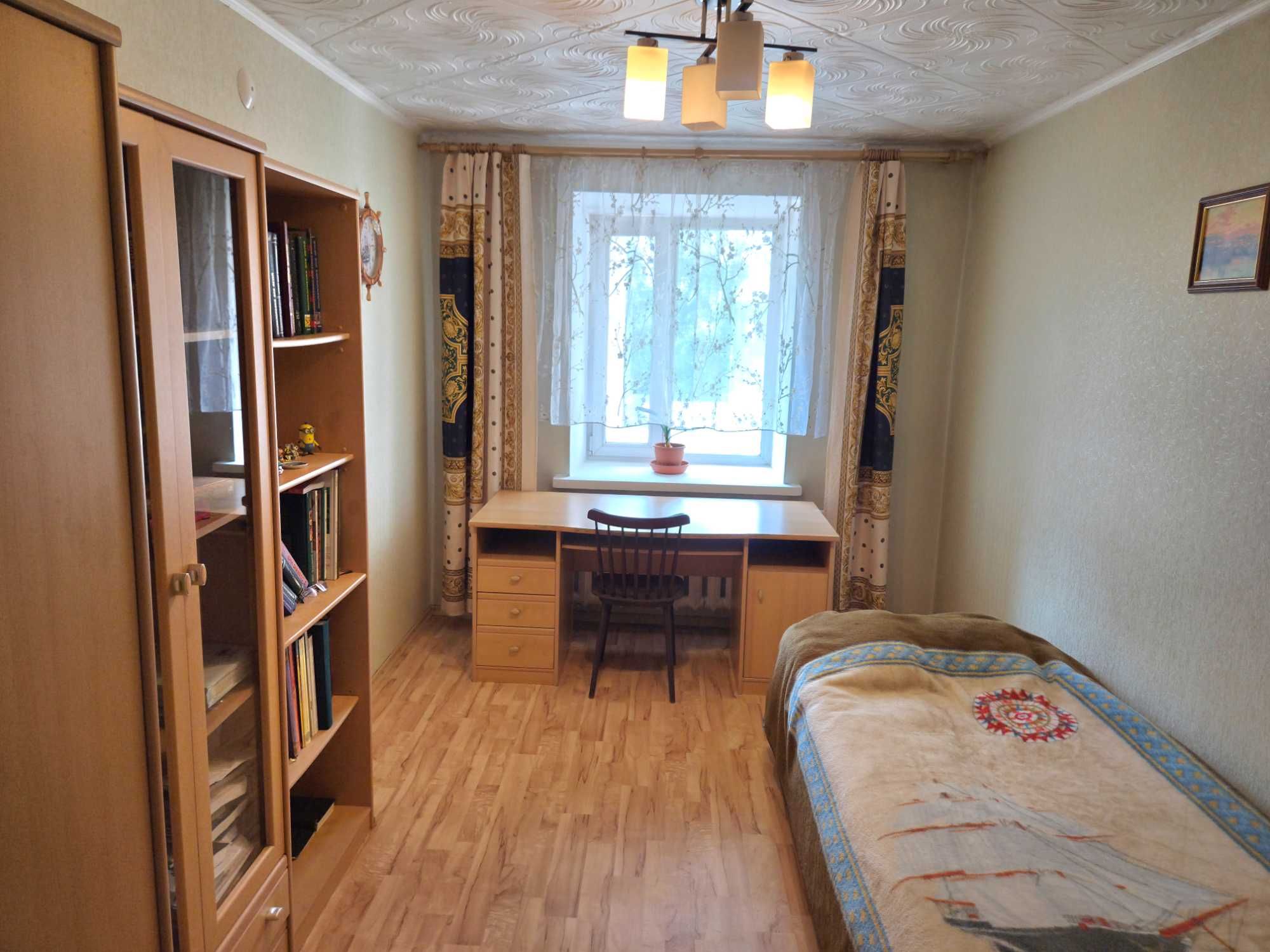 3-комн. квартира на Стрелке, кирпичный дом, 63 кв. м., 2 лоджии, 4/16