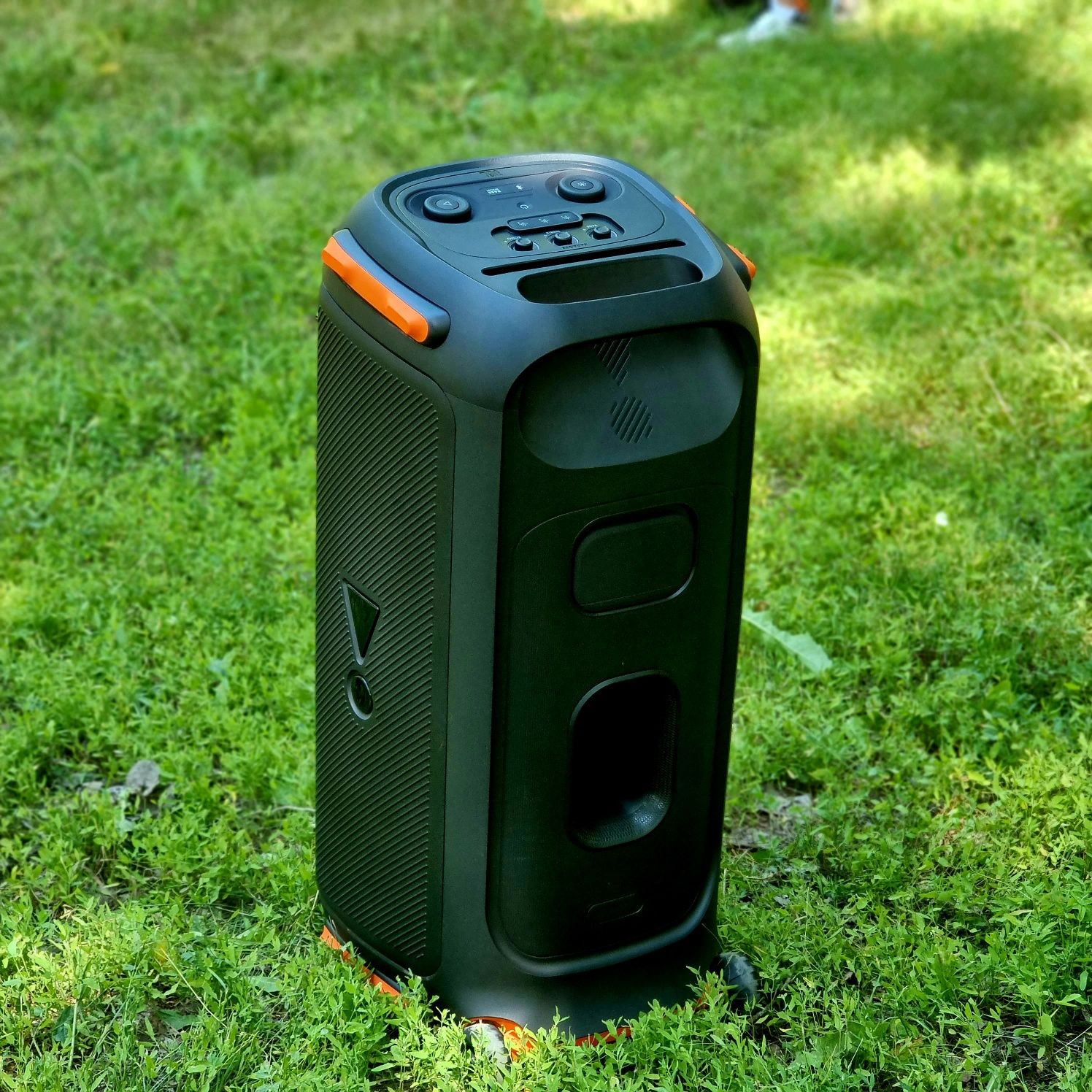 Jbl party box 710