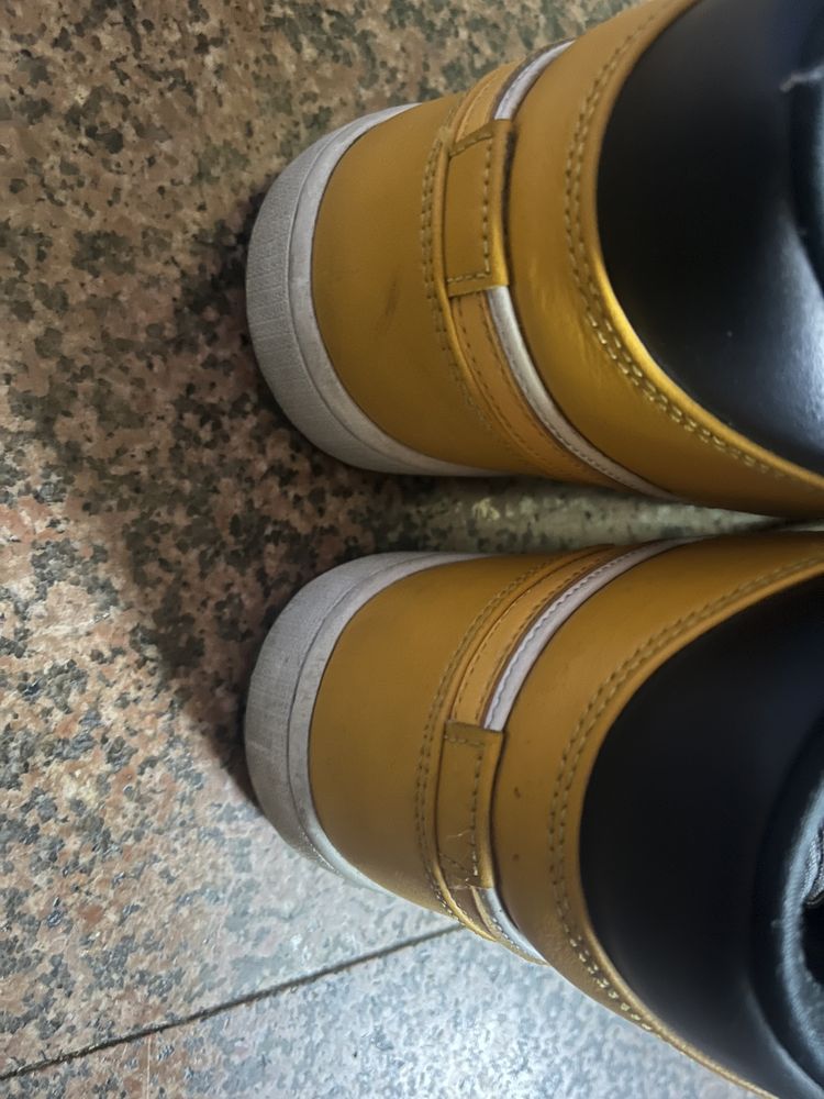 nike jordan 1 mid