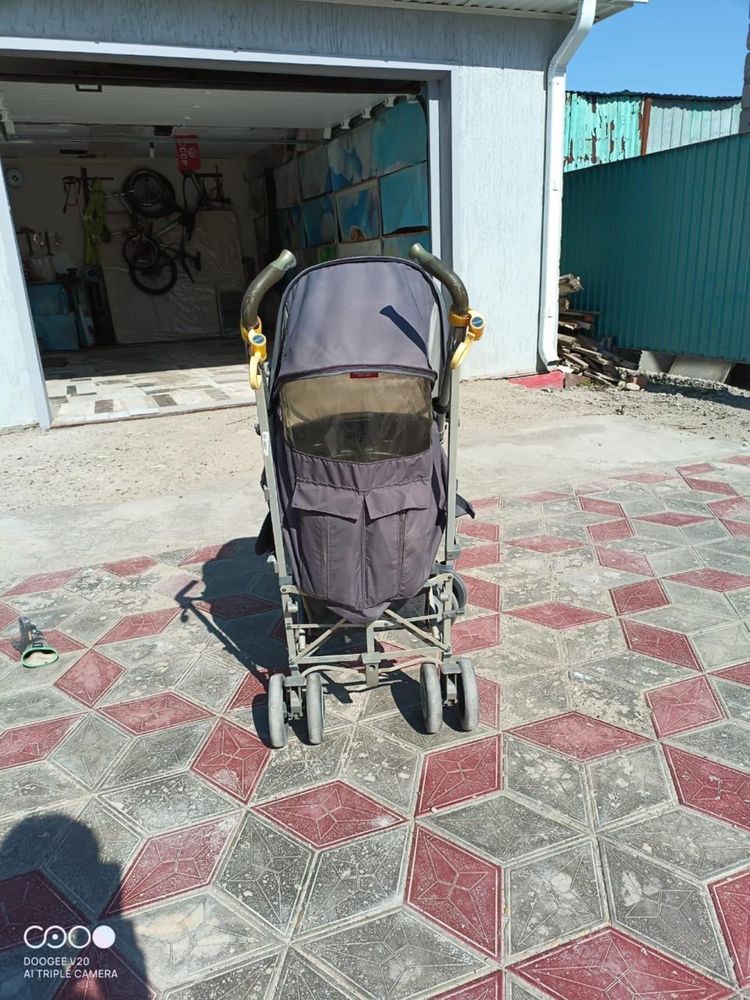 Коляска детская даром