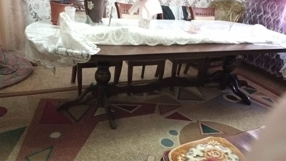 Стол в гостинную из карагача