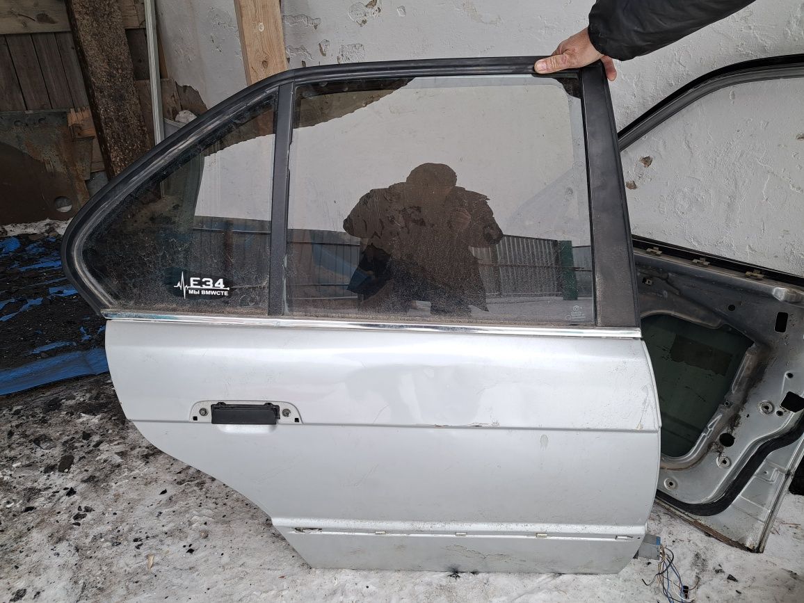 Продам двери от BMW E34