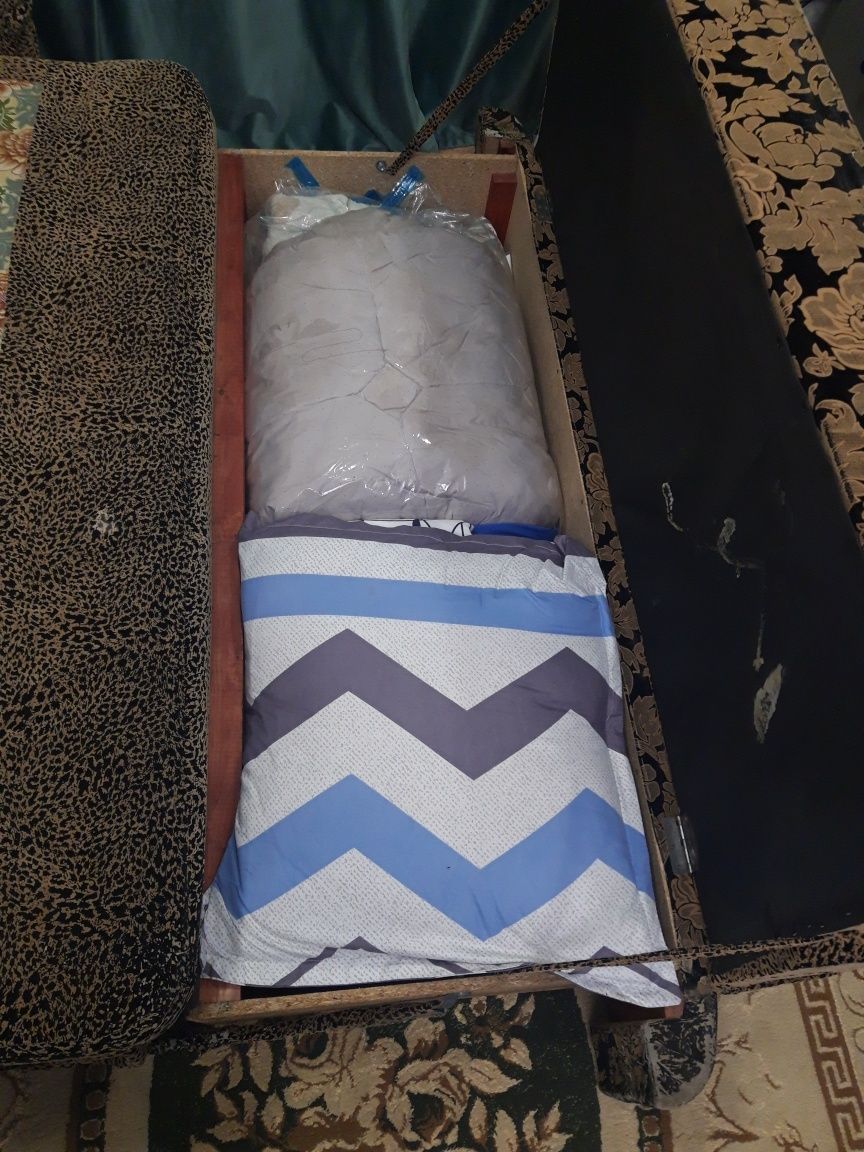 Продам диван и кресло
