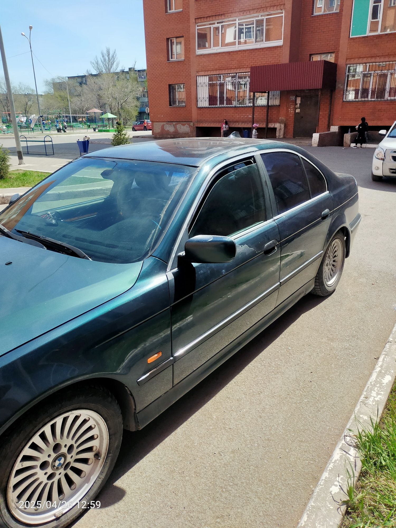 Продам автомобиль БМВ Е39