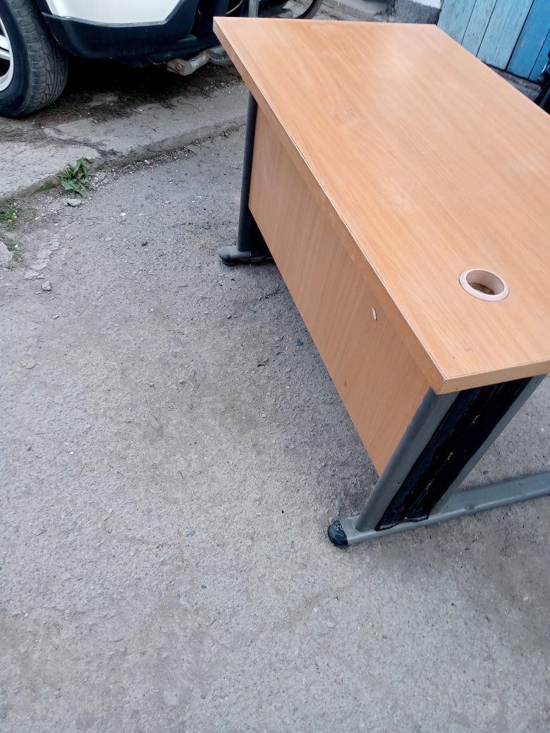 Стол. Стол. Стол