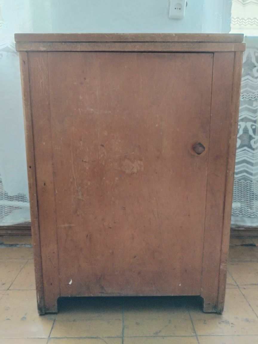 Продам две швейные машинки