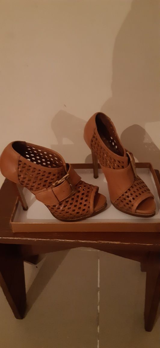 Продам туфли женские
