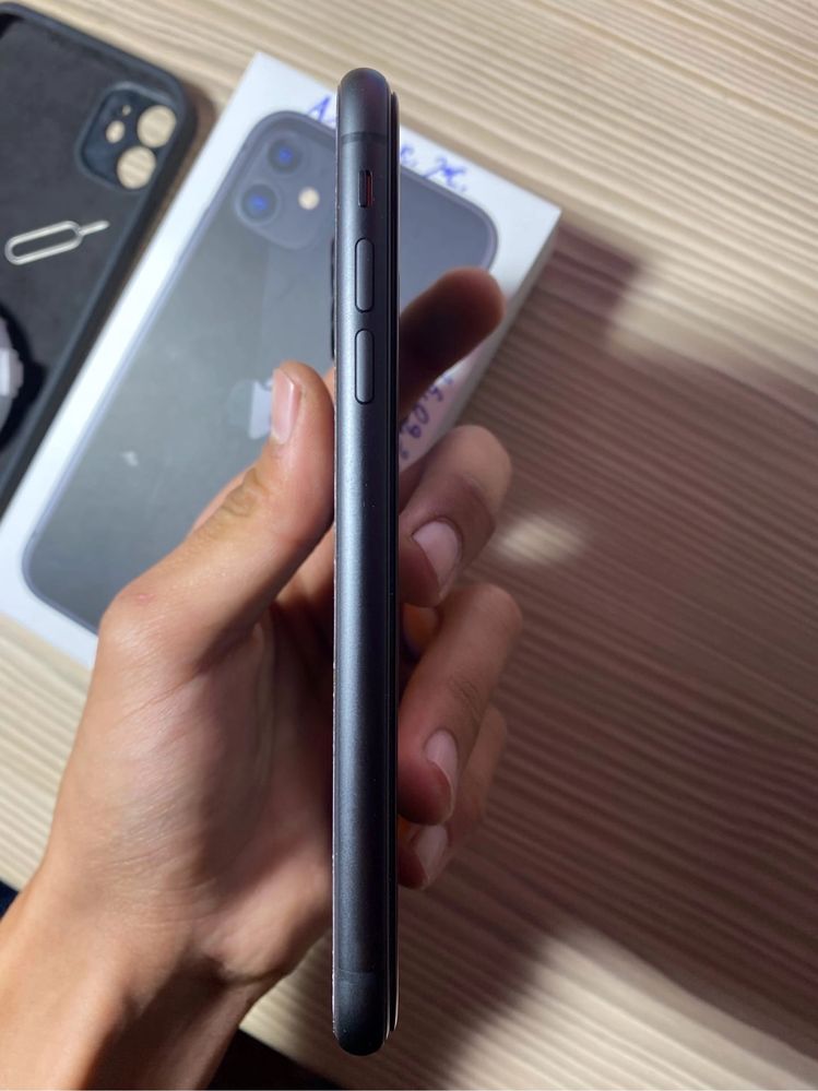 iPhone 11 64gb с гарантией