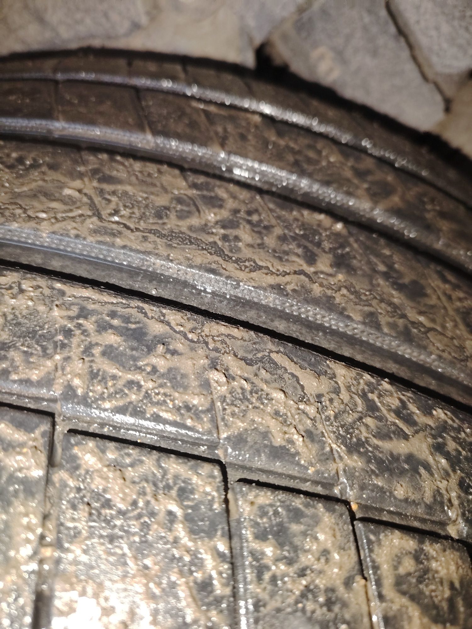 Продам шины с дисками для BMW X5 E53  275/40 r20 перед, 315/35r20 задн