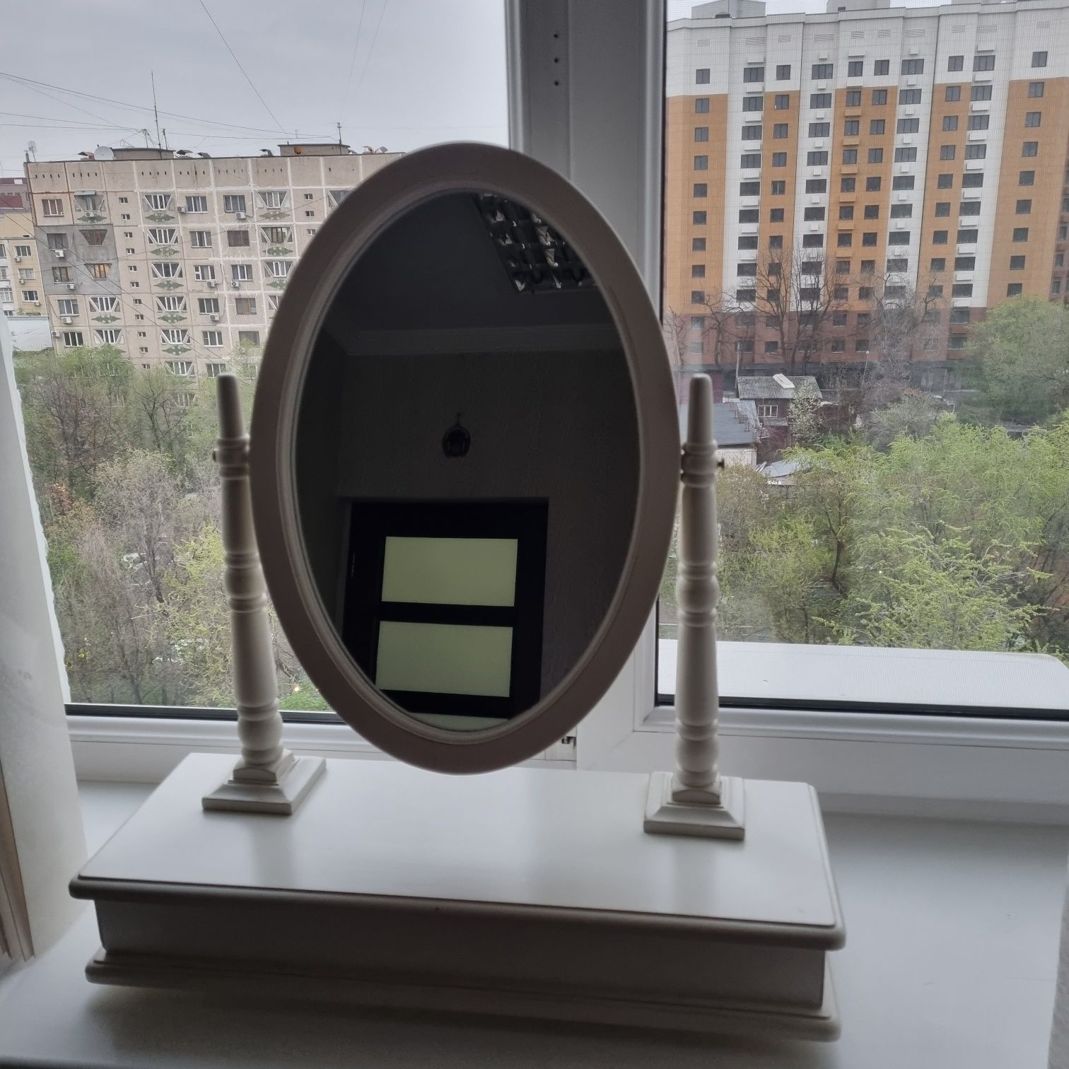 Зеркало от спальнего гарнитура