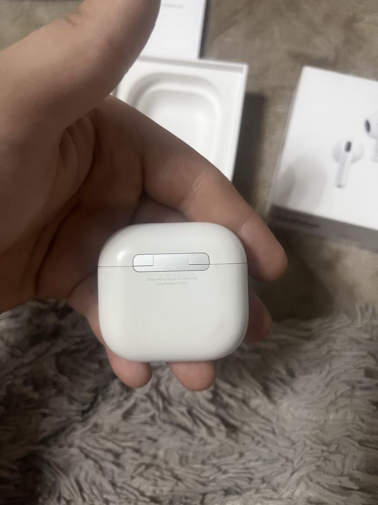AirPods 4 Active Noise Consellation