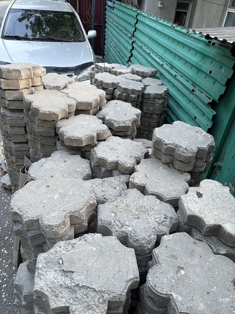 Продам брущятки состояние на фота видно по ценам договоримся саиавывоз