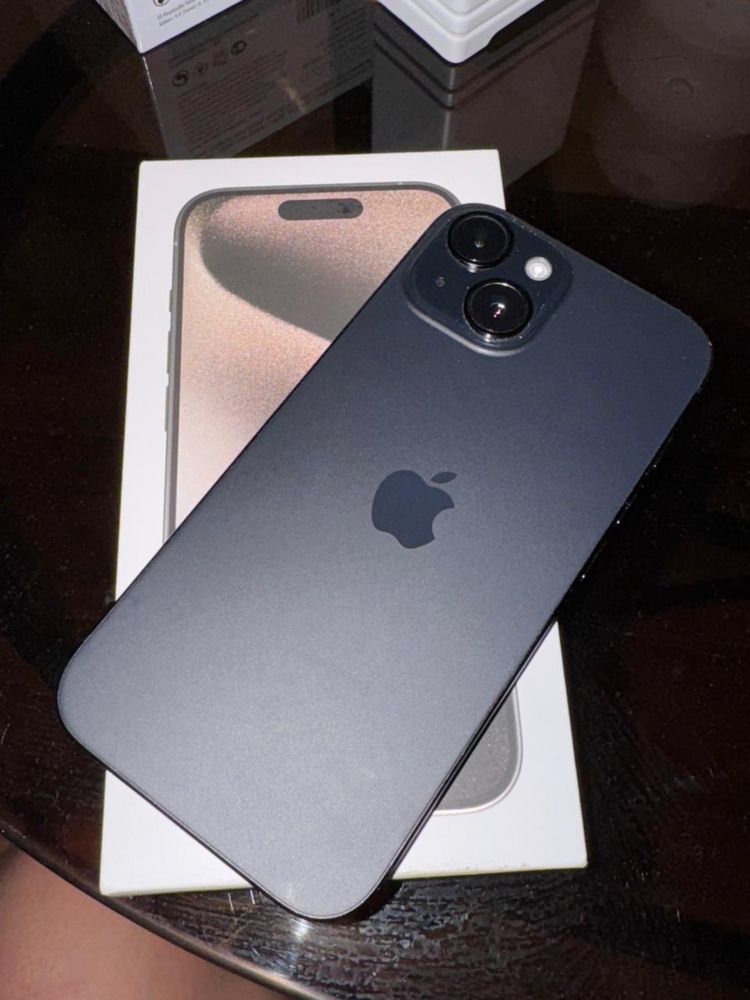 iPhone 15 iPhone 15