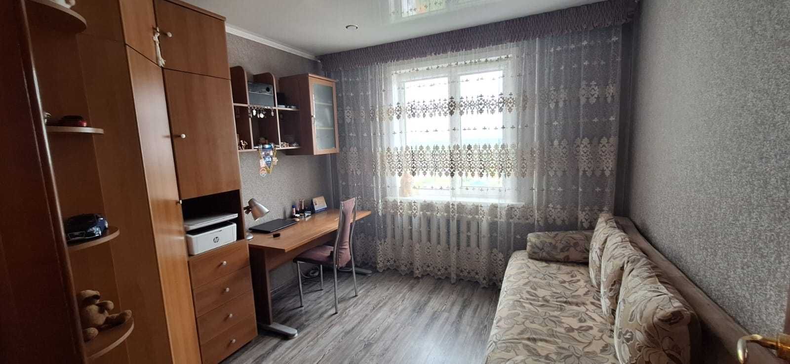 Продажа трехкомнатной квартиры в доме 1990г.п. р-н театра им.Погодина.