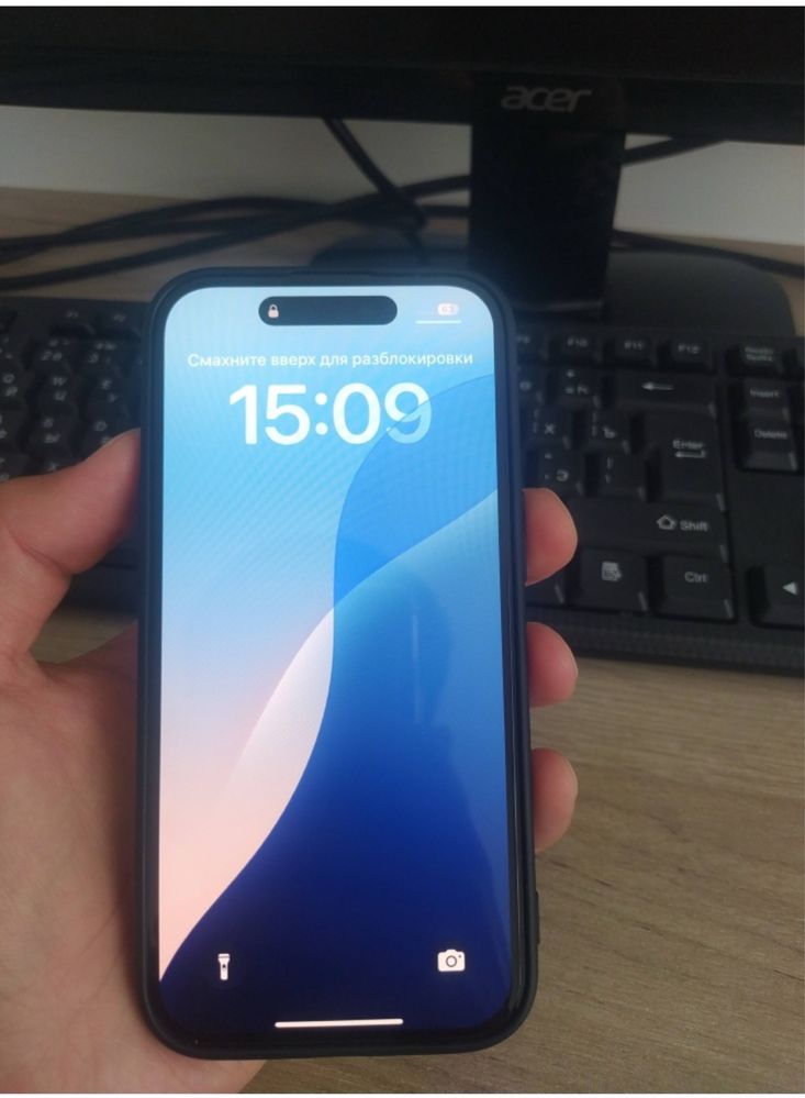 iPhone 15 почти новый