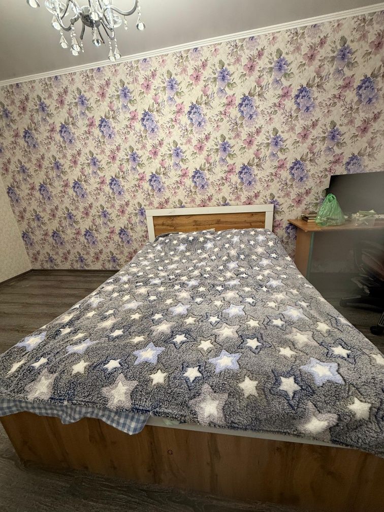 Продам двухспальную кровать