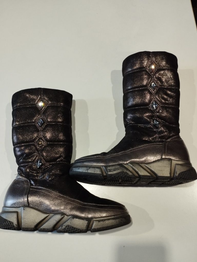 Продам зимние сапоги р 36