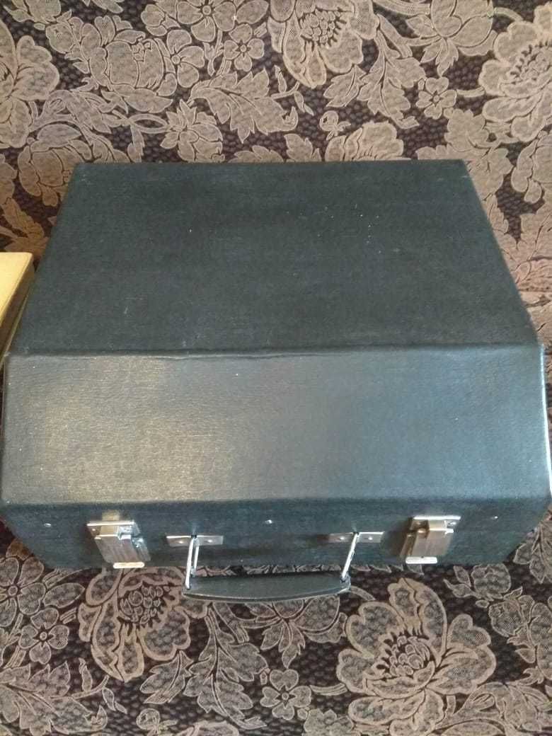 Баян "Огонёк-2" 1985 года выпуска, в хорошем состоянии
