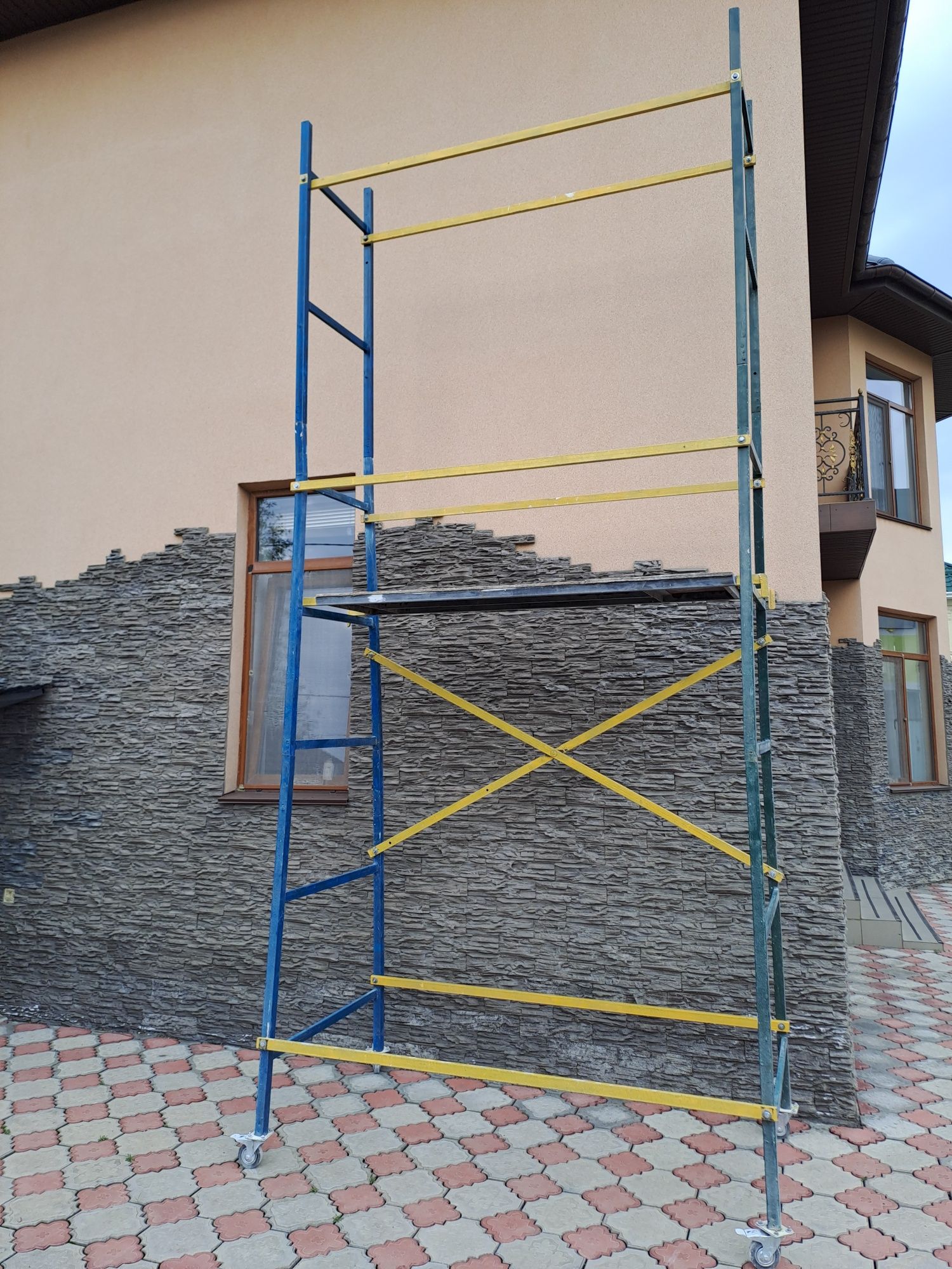 Аренда Прокат вышка тура на колёсах