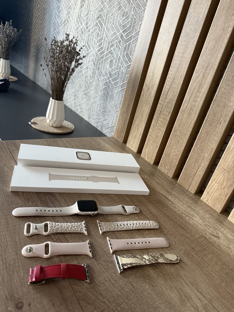 Продам apple watch 8 42 mm