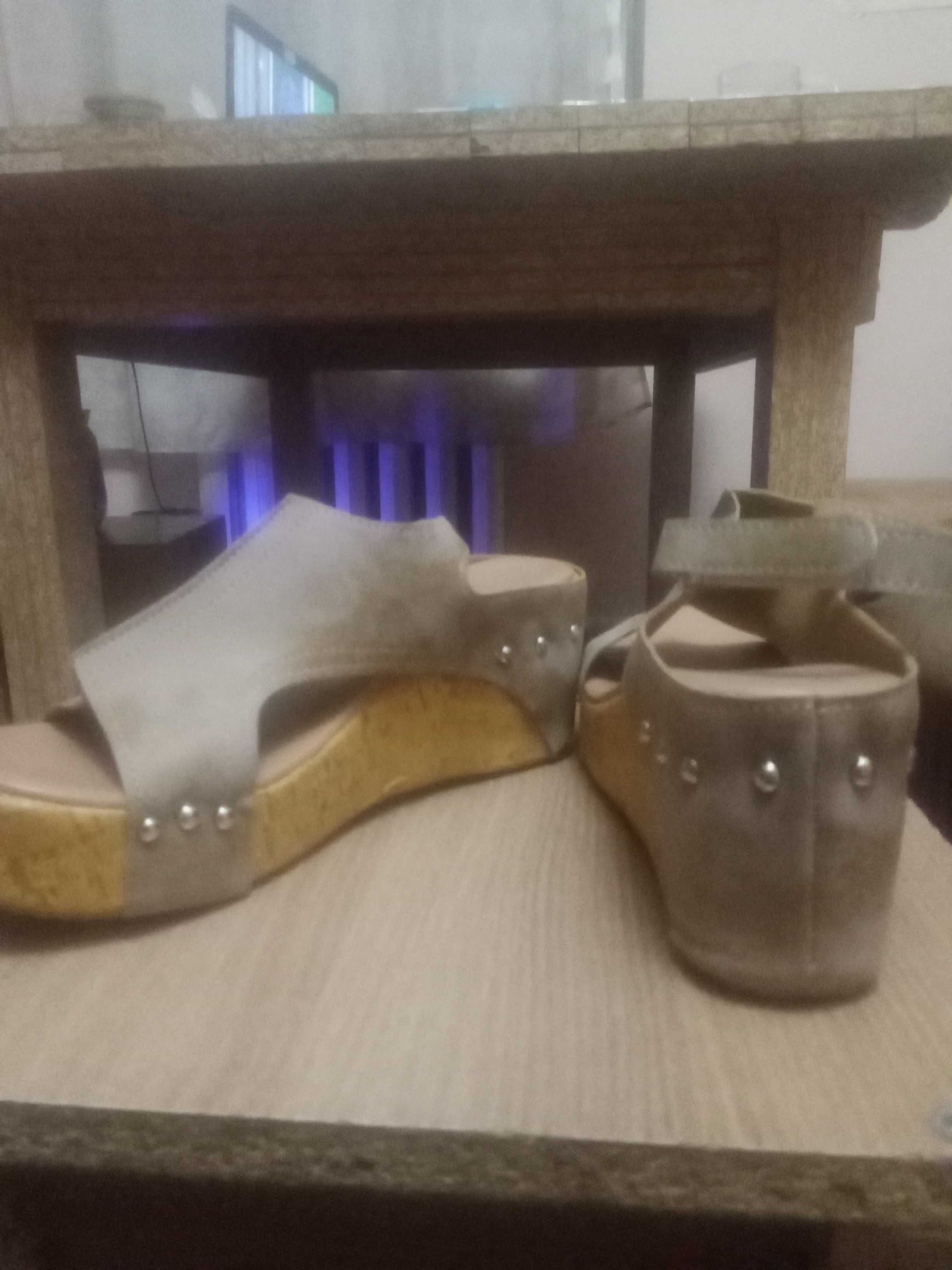 Продам женскую летнюю обувь