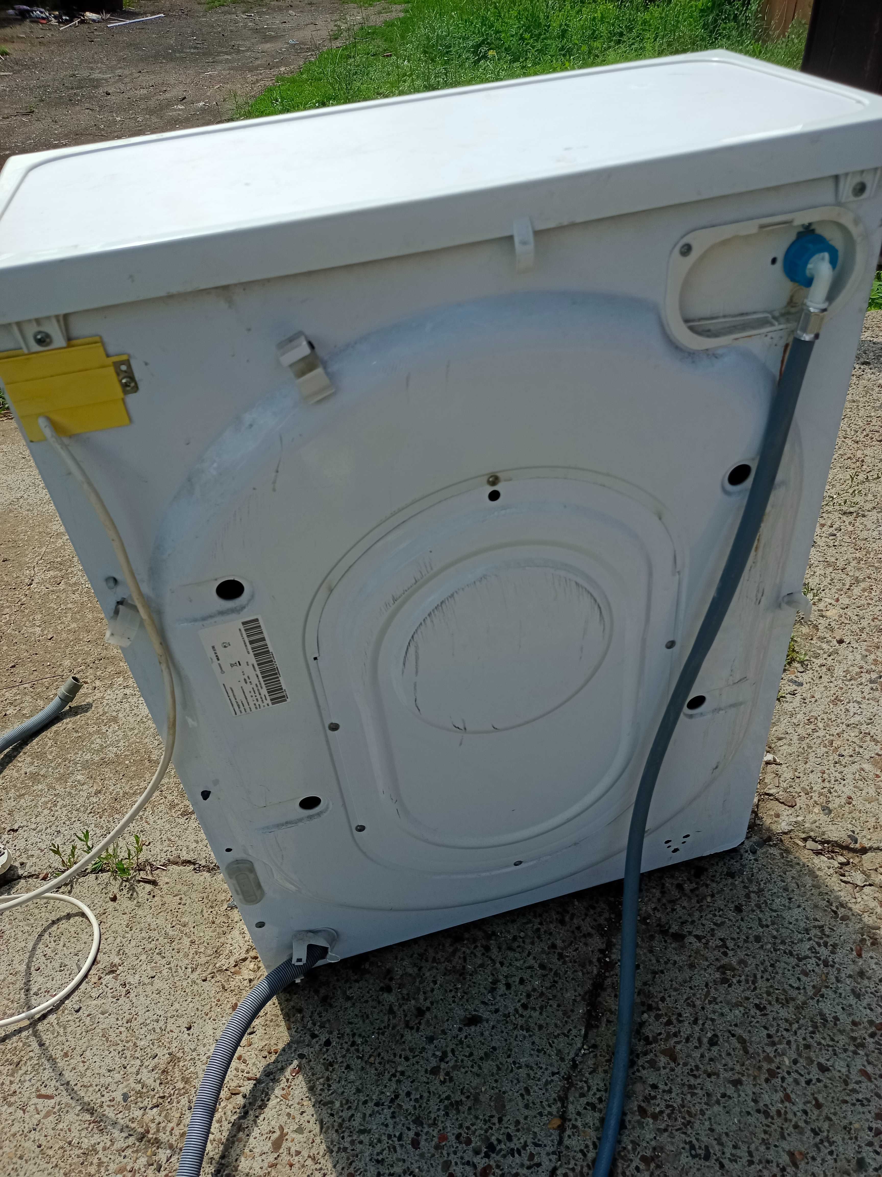 Продам стиральную машину indesit на запчасти