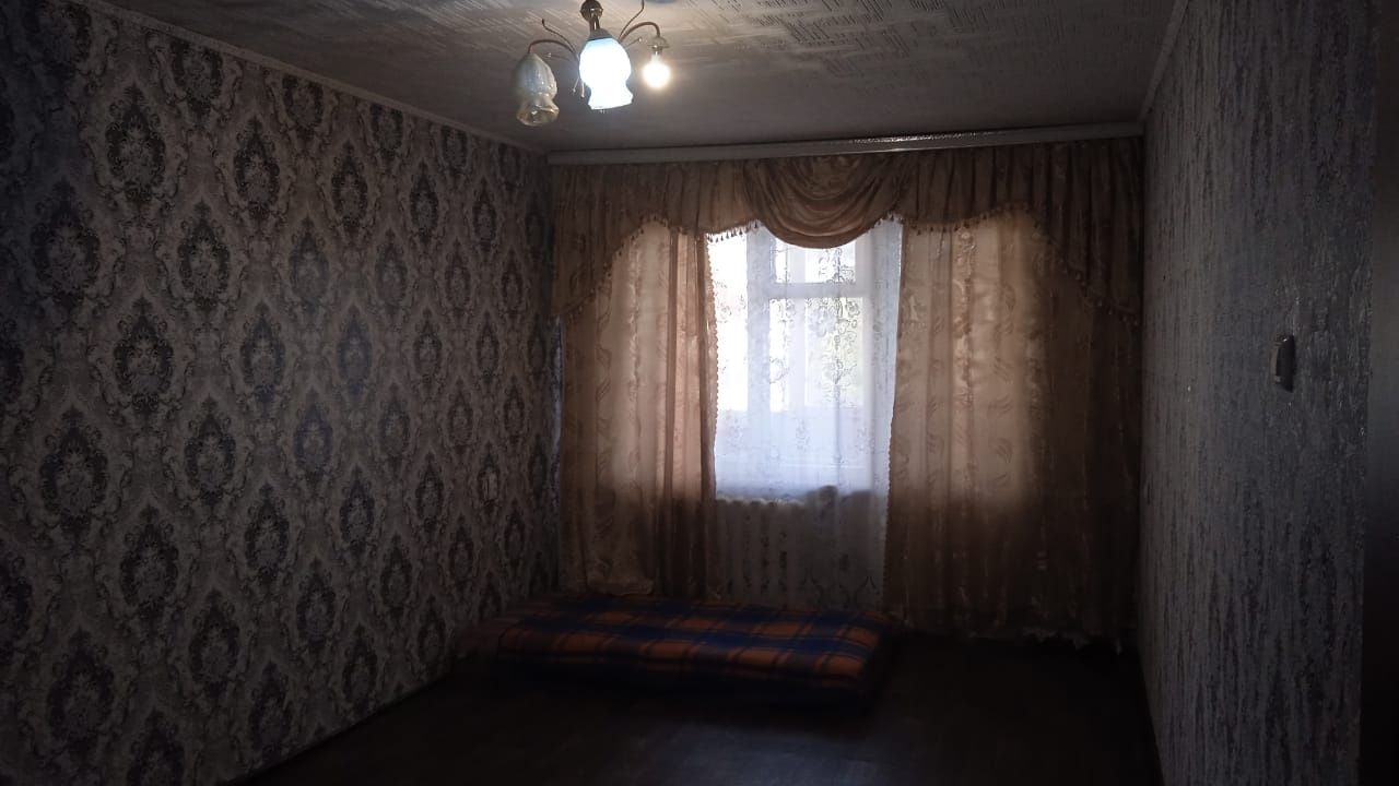 Продам 2 комнатную квартиру, район маг. Достык.