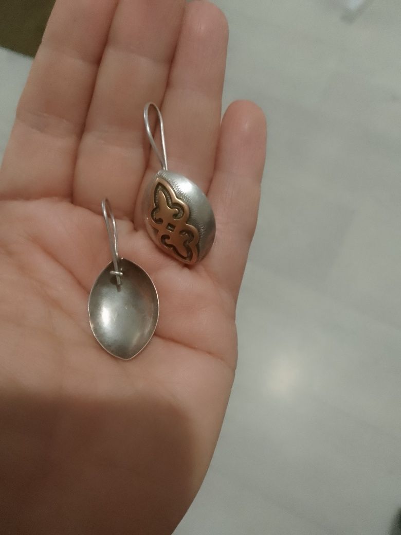 Продам серебряные серьги