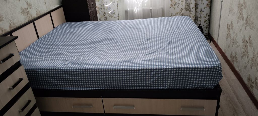 Продам двухспальнюю кровать