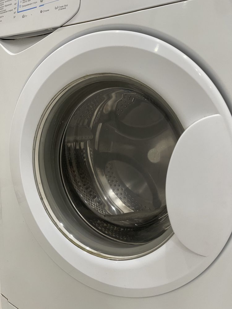 Продам стиральную машину Indesit.50000тг.