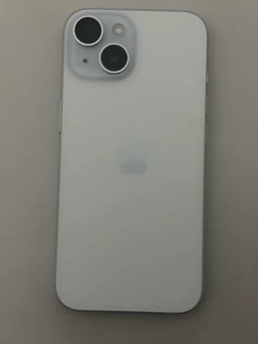 Iphone 15 в голубом цвете