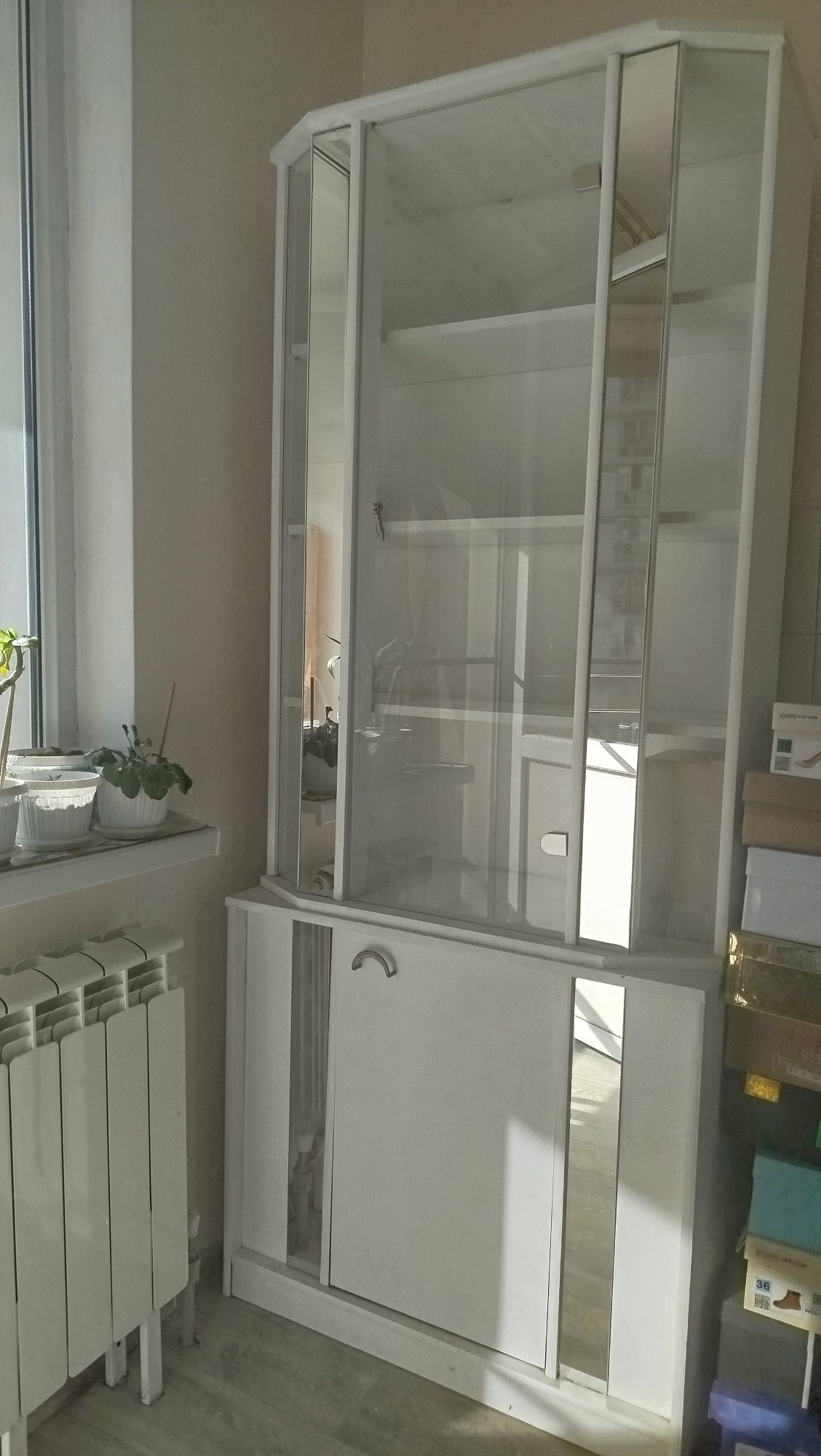 Продам сервант и шкаф полку