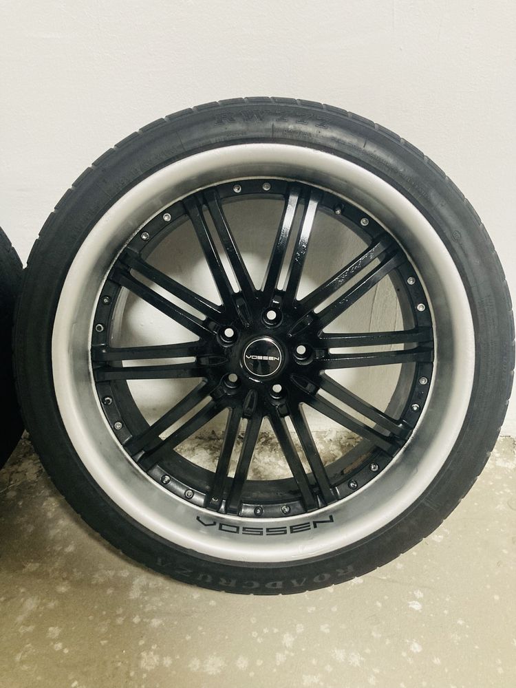 Комплект (4шт) колес VOSSEN PCD: 5x114,3 DIA: 67.1 ЕТ: 30 245/40/R20