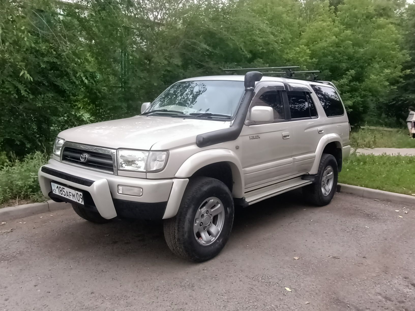 Продам Hilux Surf 185