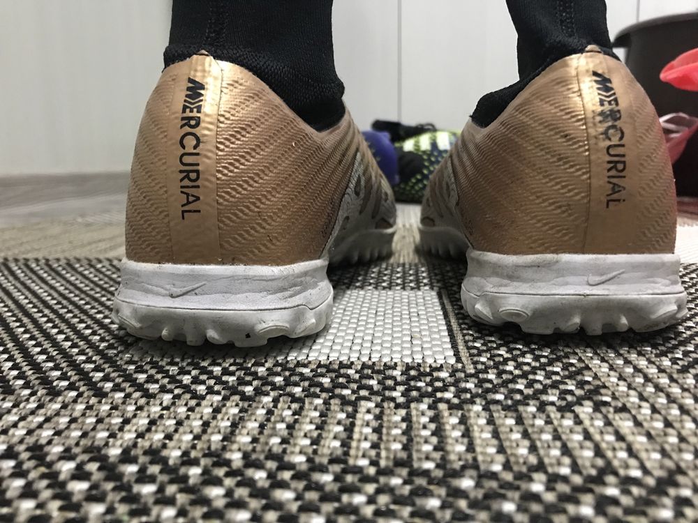 Продам Air zoom сороконожки 40 размер маломерка