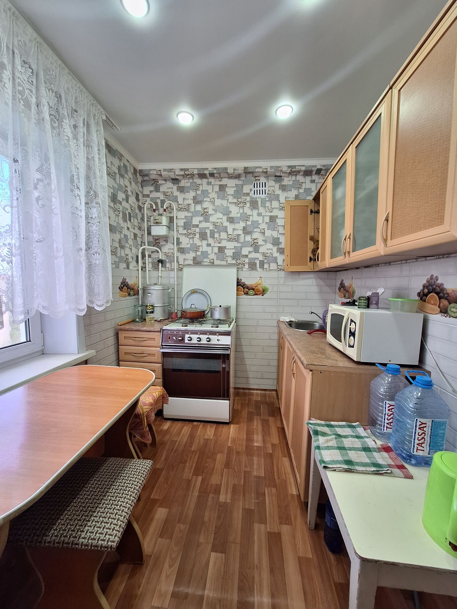 4-х комнатная квартира в центре ( район Тайги)