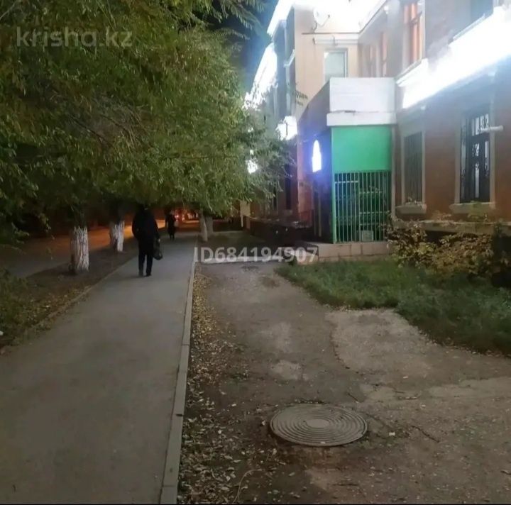 Магазин на площади продаю