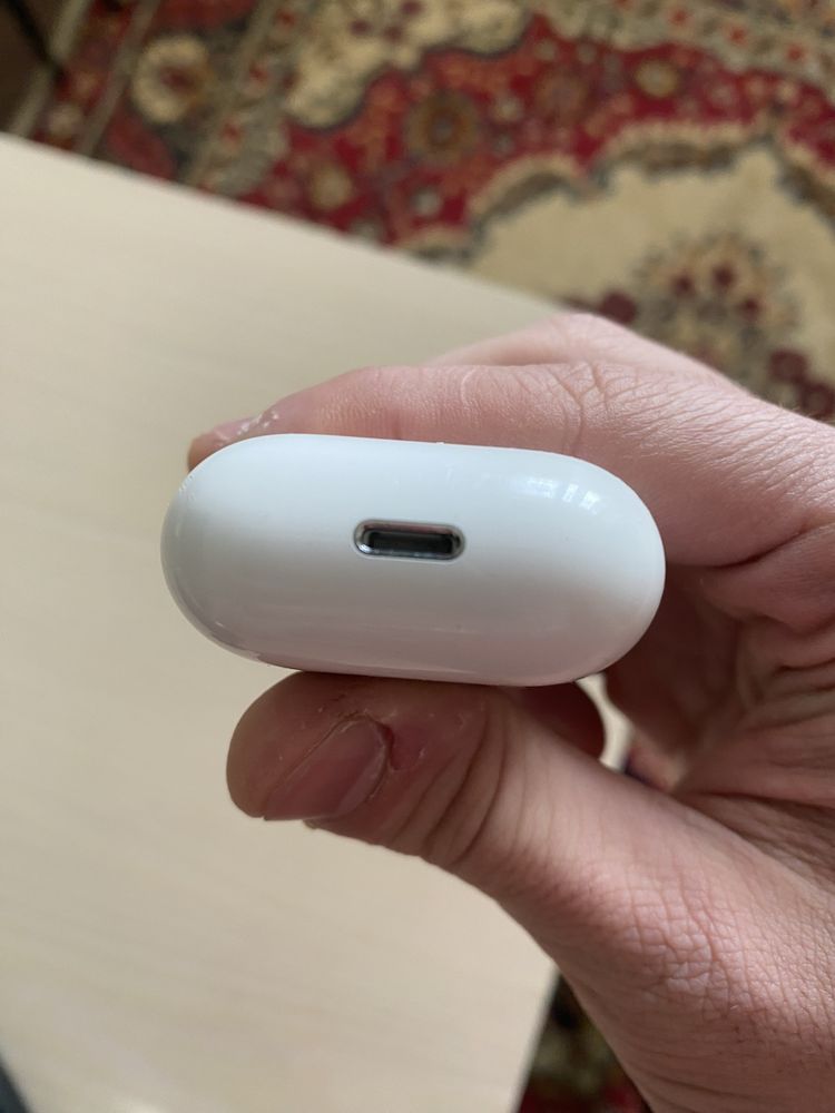 Продается airpods первого поколения Original