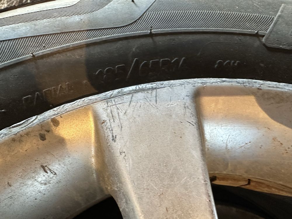 Продам резину с дисками r14 185/65r14 viatti
