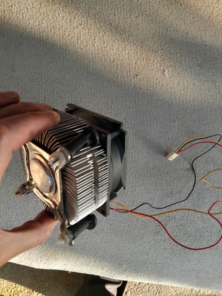 Кулер Вентилятор сокет 775 soket для процессора компьютера кулер 12V
в