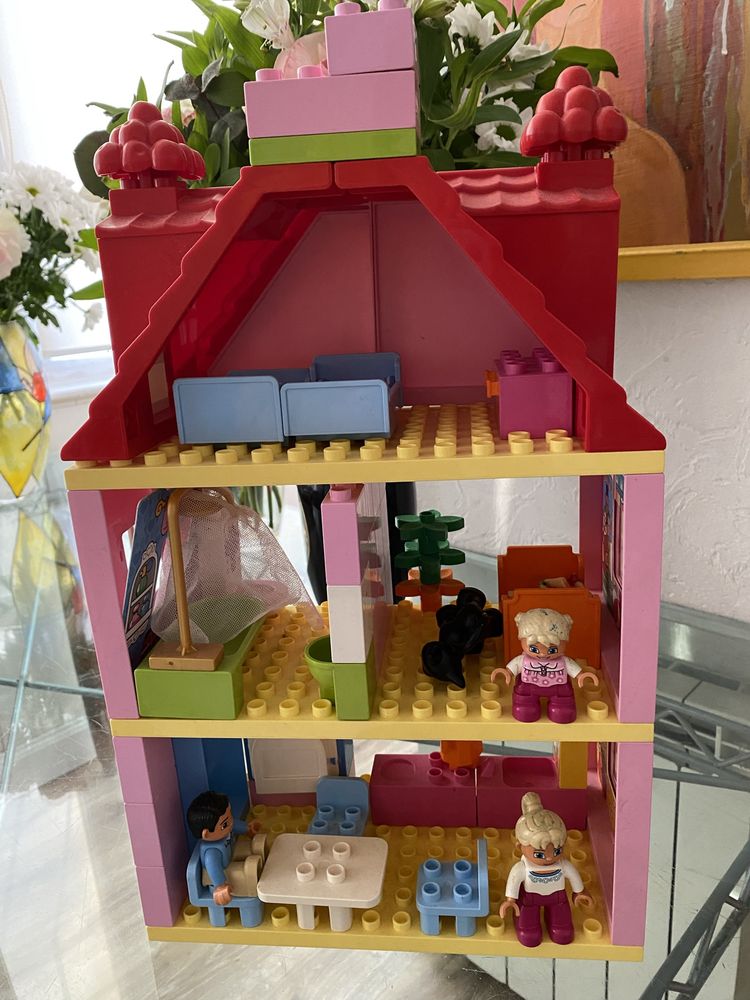 Lego duplo. Домик с семьей. Кунаева-Шевченко