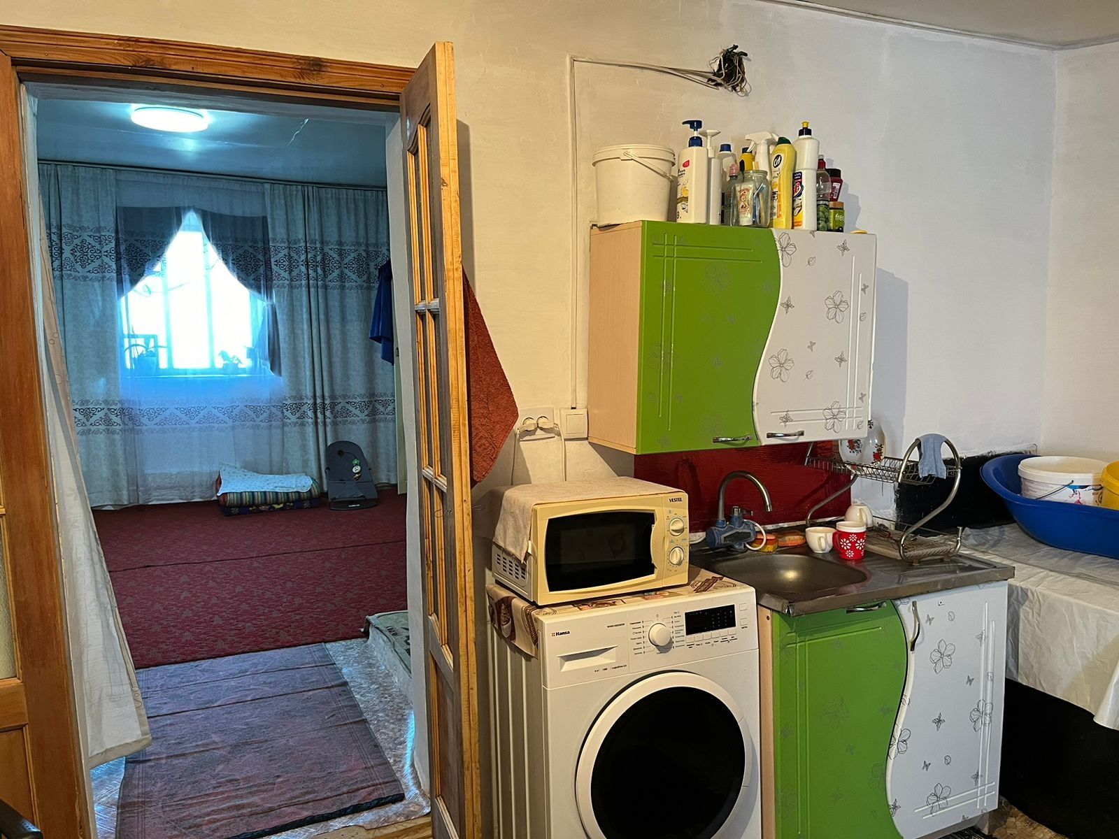 Продам дом в общем дворе
